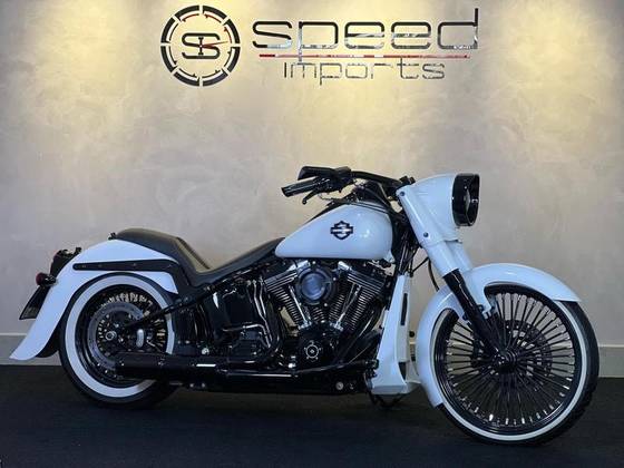 HARLEY-DAVIDSON SOFTAIL DELUXE 